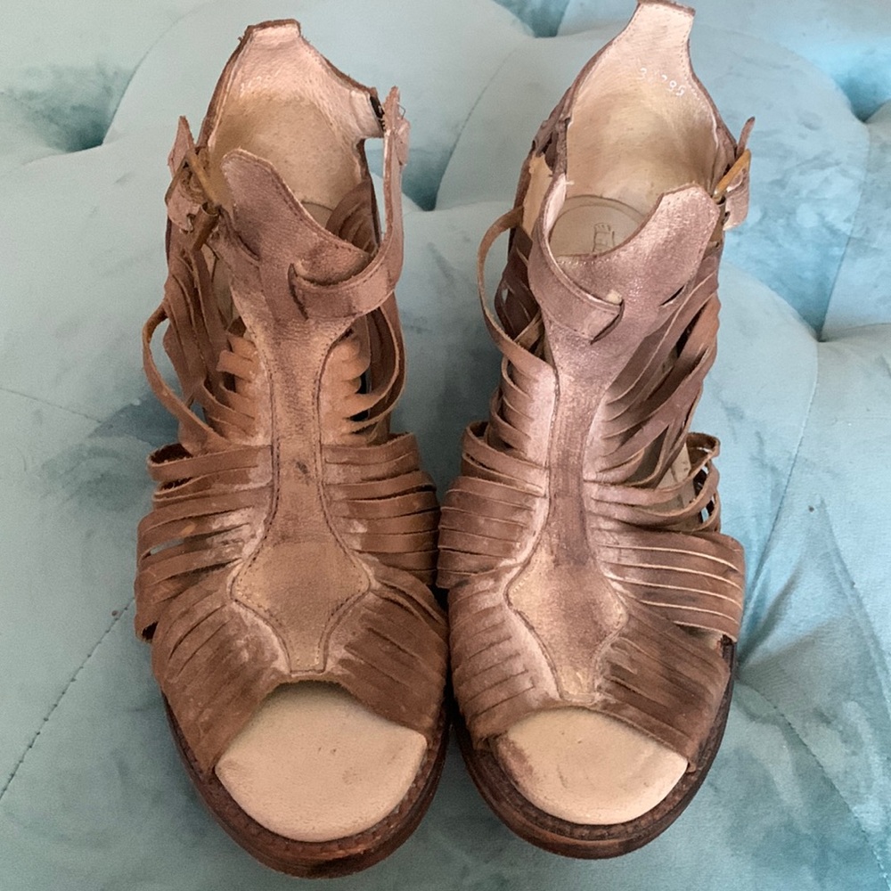 Free Bird Brown Heeled Sandals Size 9